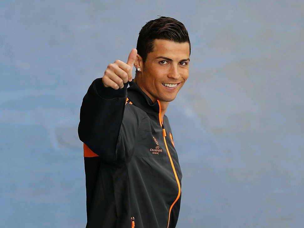 心情不错！知名说唱歌手Jay-Z现身湖人主场观看NBA杯